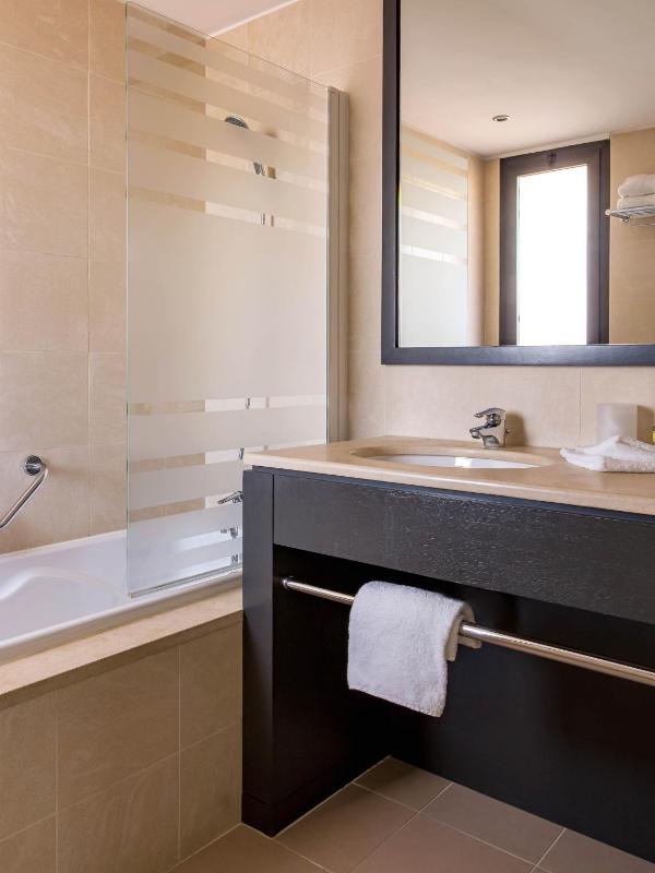 Superior Double Room with Terrace image 4