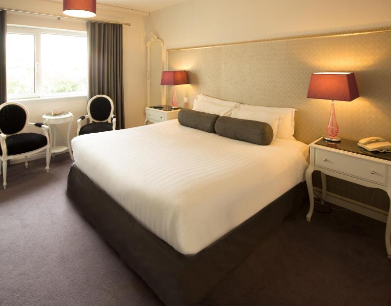 Double Room image 3