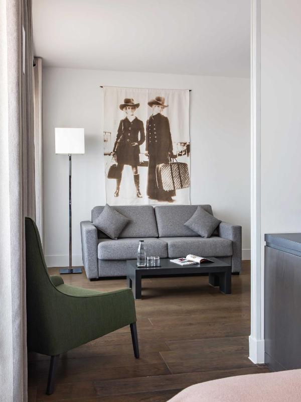 Suite with Terrace image 4
