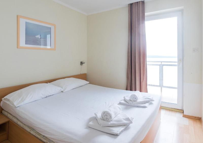 Double or Twin Room with Sea View image 3