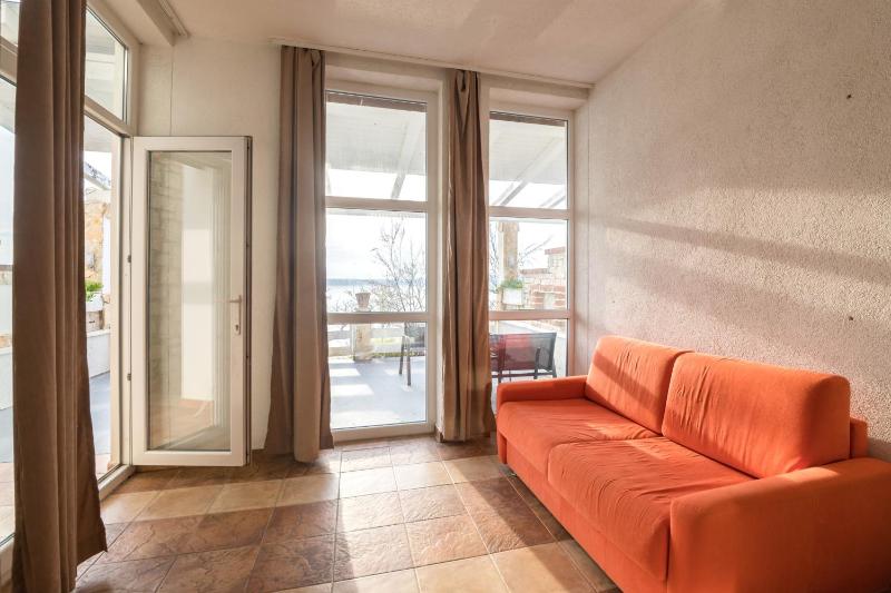 Family Room with Sea View image 2