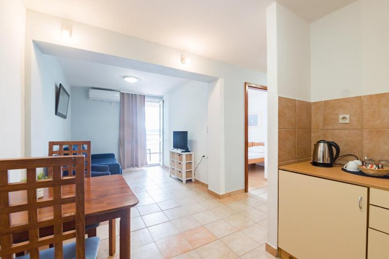 Deluxe Double or Twin Room with Sea View image 4
