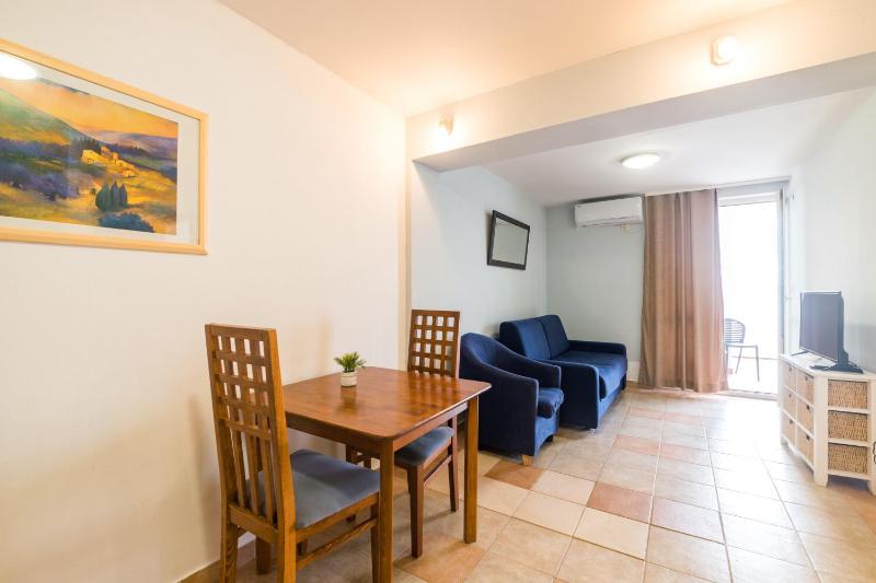 Deluxe Double or Twin Room with Sea View image 2