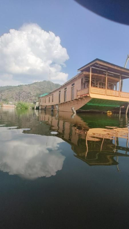 Houseboat Pride of India - image 1