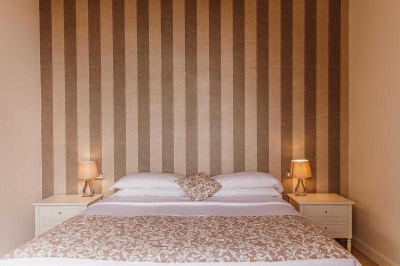 Deluxe Room image 3