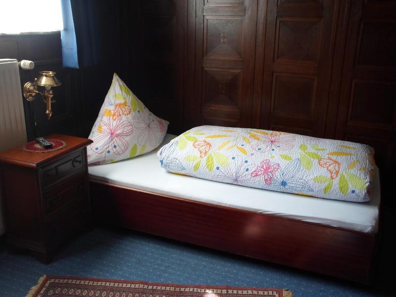 Single Room with Private External Bathroom image 1