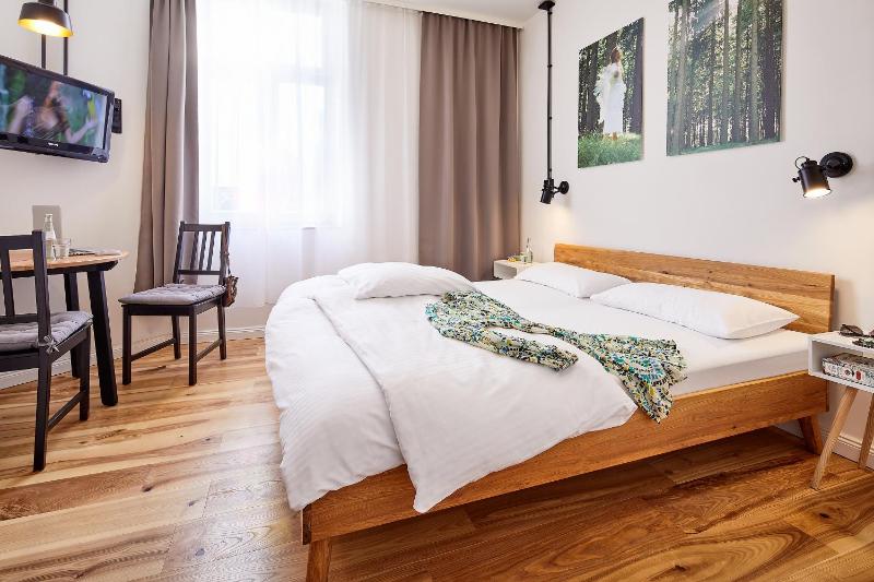 Double Room image 1