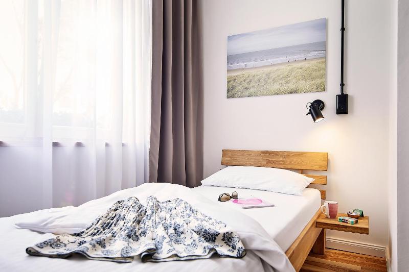 Single Room image 3