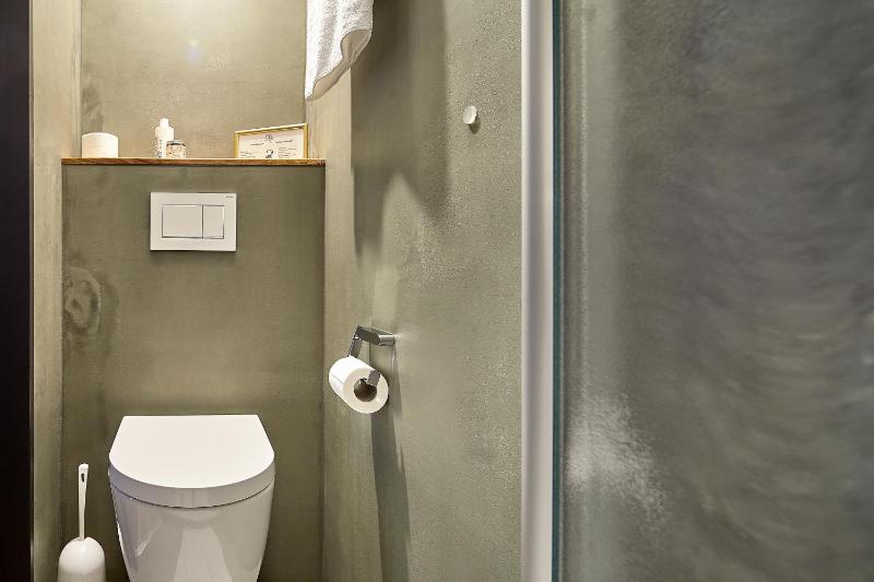 Double Room image 4