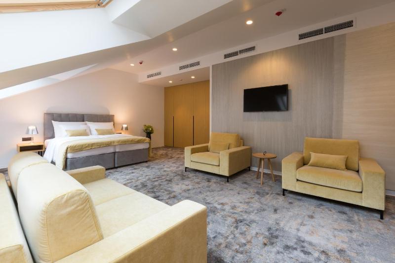  Suite image 4