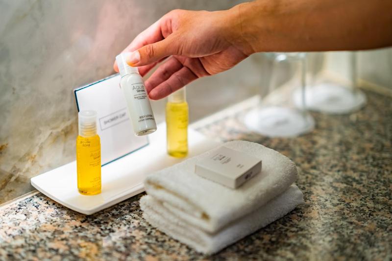 Standard Double or Twin Room image 4