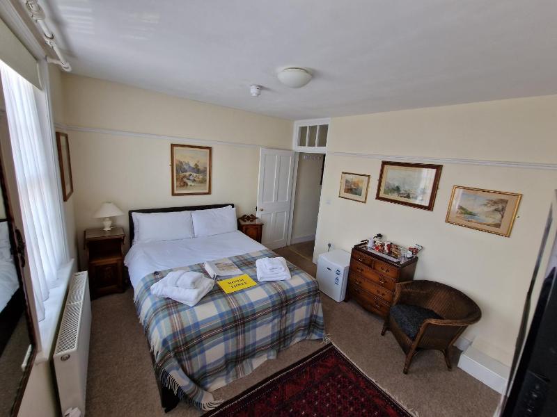 Double Room with Private Bathroom image 1