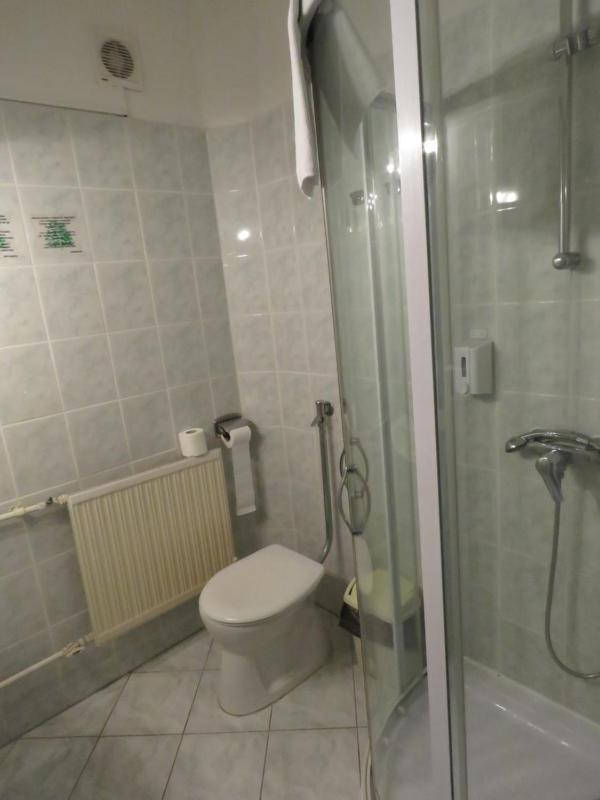 Standard Queen Room image 1