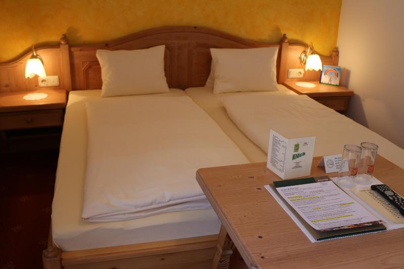 Double Room image 3
