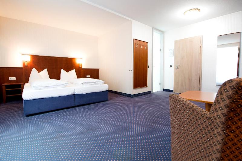 Superior Double Room image 3