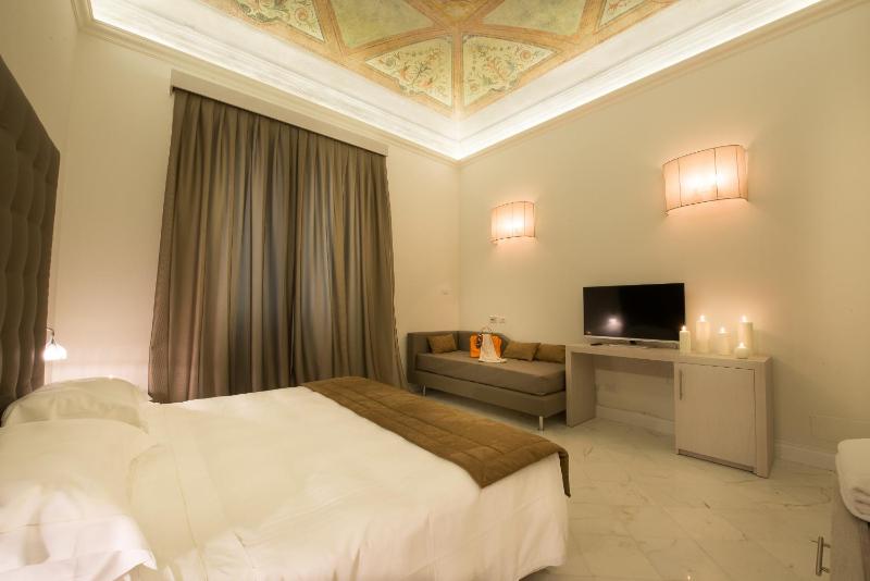 Superior Deluxe Double or Twin Room  image 1