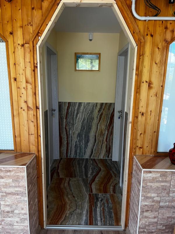 One-Bedroom Apartment image 3