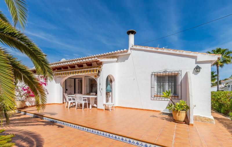 Las Flores by Sun & Sea Homes - image 9