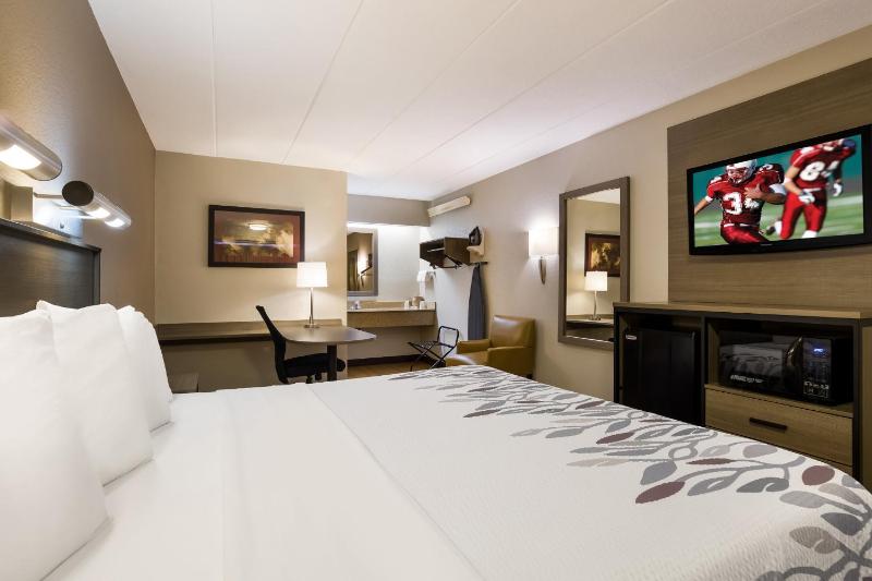 Superior King Room Smoke Free image 4