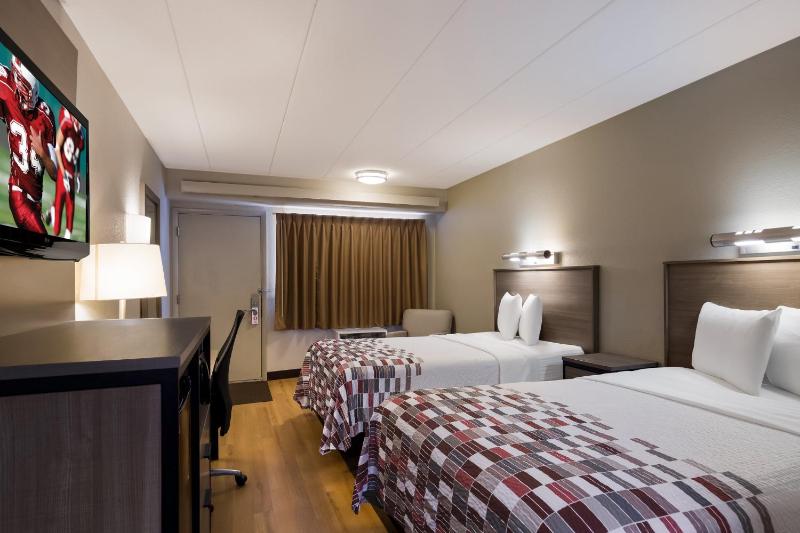 Deluxe Room with Two Double Beds Smoke Free image 3