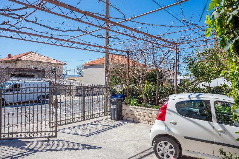 Apartments by the sea Orij Omis - 7534 - image 24
