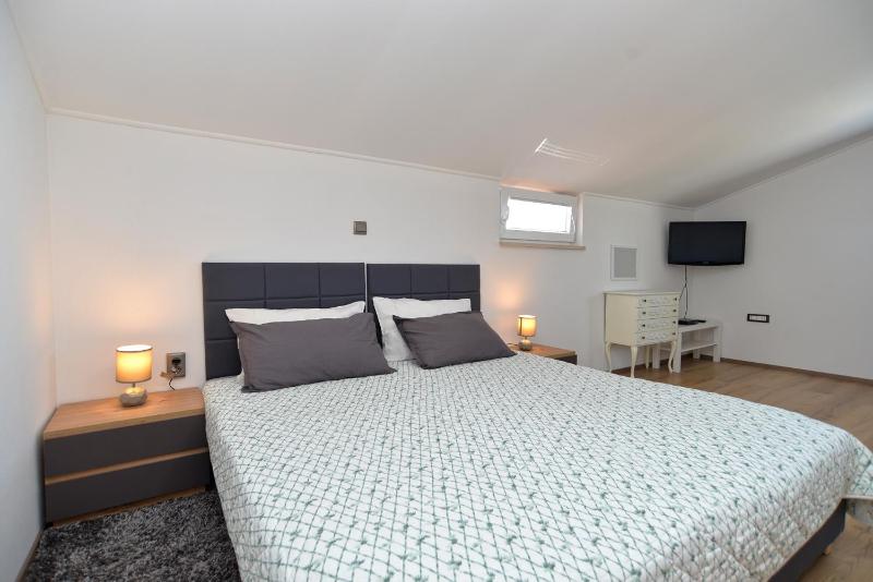 Family-friendly apartments with swimming pool Vodnjan Fazana - 21040 - image 3