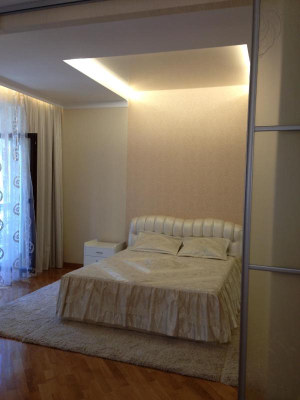Virmenska Apartment - image 3