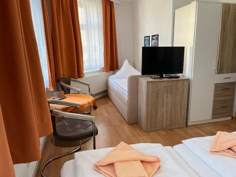 Triple Room image 3