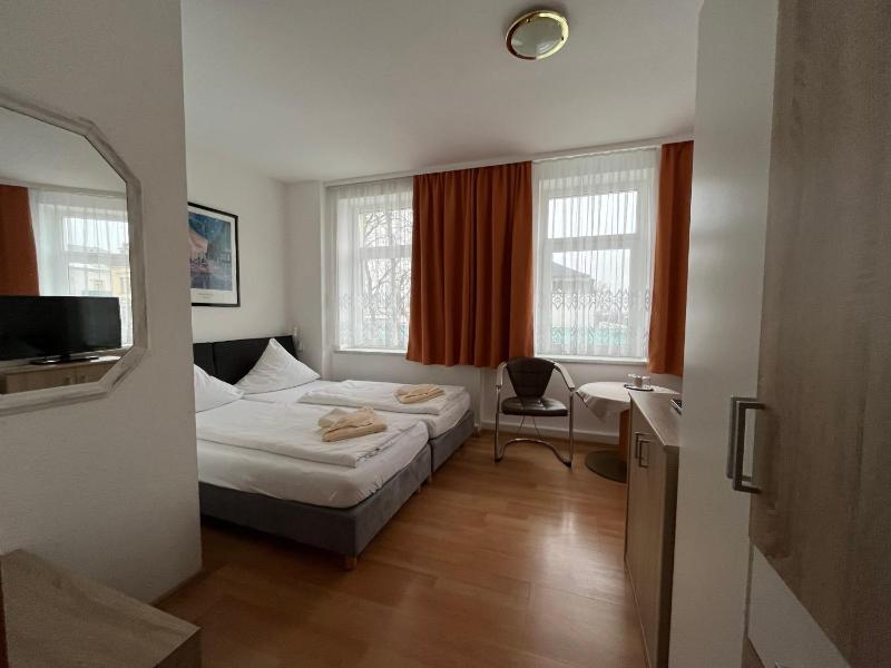 Triple Room image 4