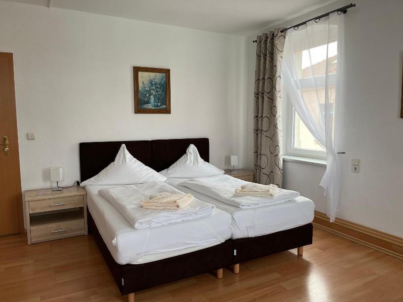 Double Room image 4