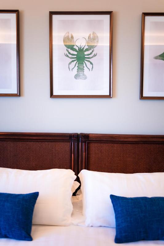 Deluxe Double Room with Sea View image 3
