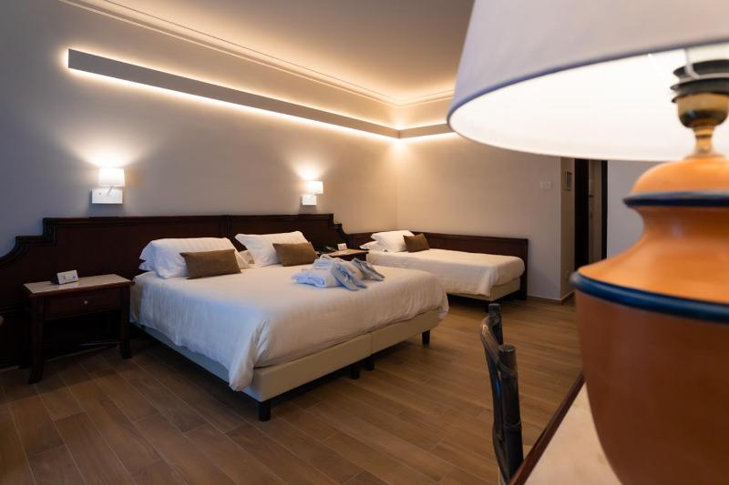 Superior Triple Room image 1