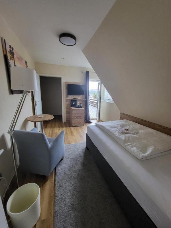 Single Room image 4
