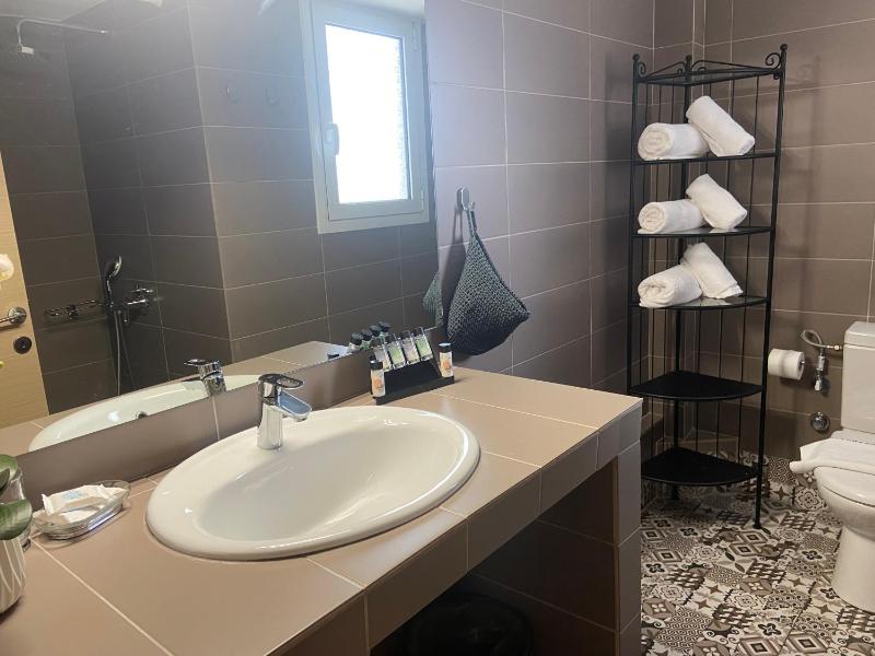 Connect Suites - image 14
