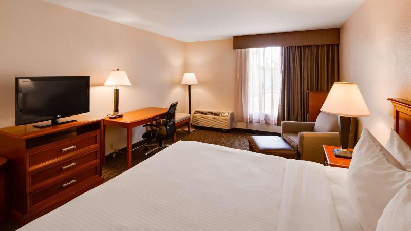 King Room - Non-Smoking image 4