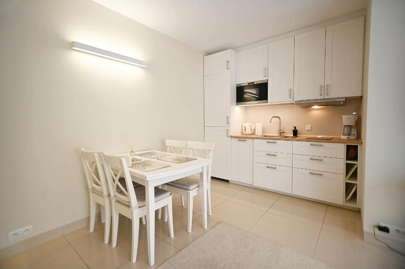 Victus Sunny Apartments with Parking by Noclegi Renters - image 13
