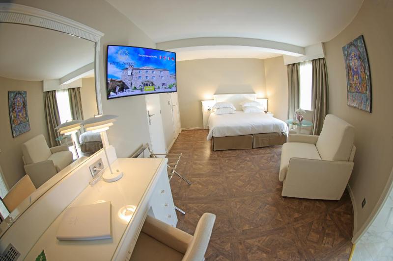 Comfort Triple Room image 1