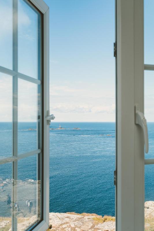 Superior Double Room with Sea View image 1