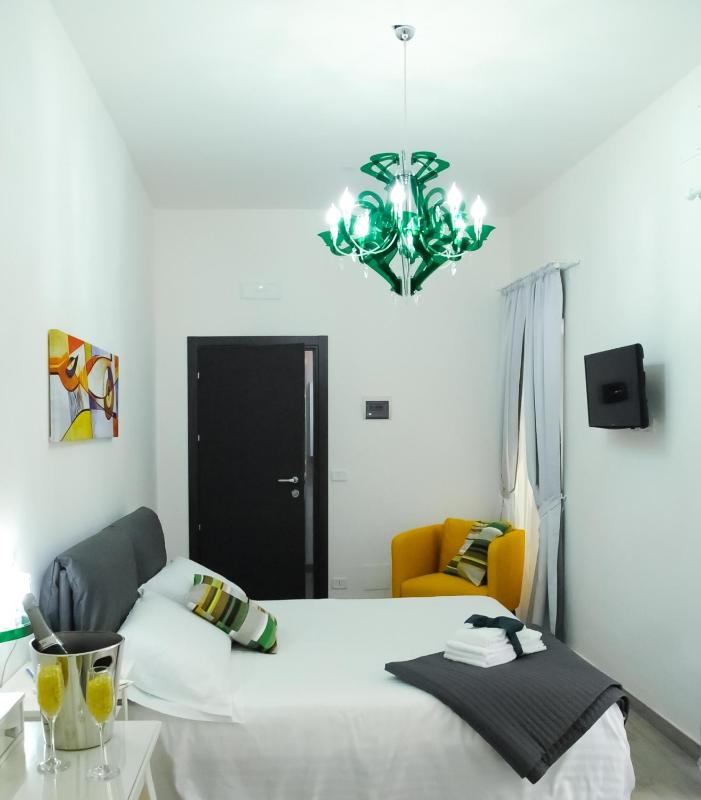 Standard Double Room image 3