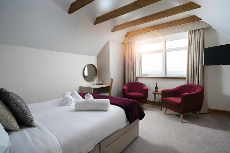Superior Double Room with Sea View image 3