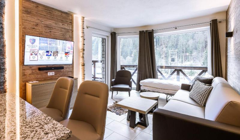 One-Bedroom Suite image 1