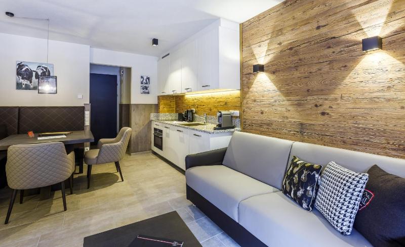 One-Bedroom Suite image 2