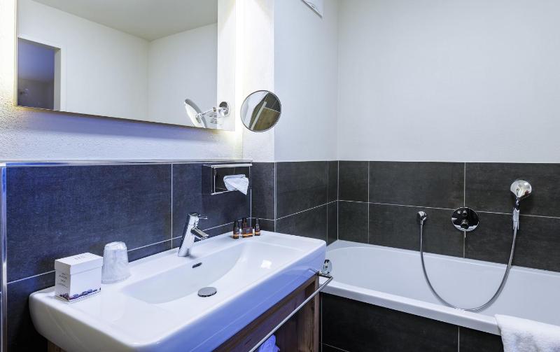 Two-Bedroom Suite image 4