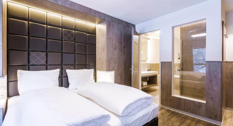 Three-Bedroom Suite image 3