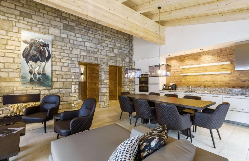 Three-Bedroom Penthouse Apartment image 1