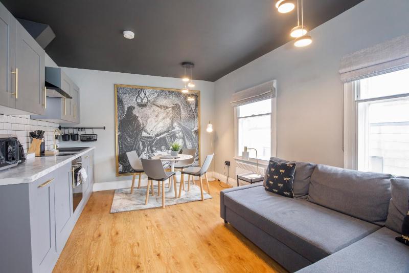 Apartment image 2