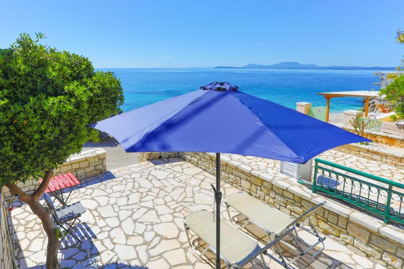 Kaminaki Beachfront Apartments - image 34
