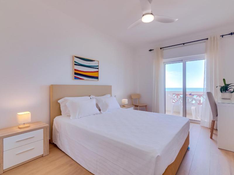 AL - Apartamento Girassol Beach Front Quarteira - image 1