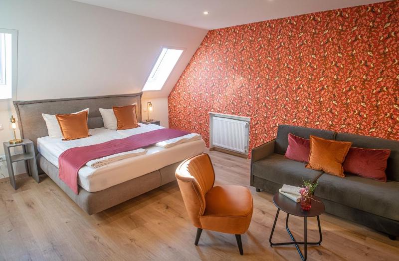 Large Double Room image 1