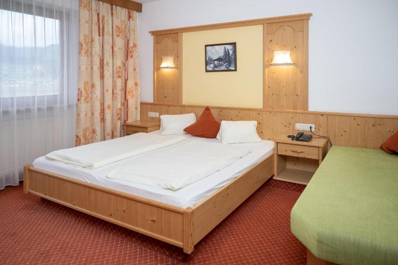 Double Room image 1